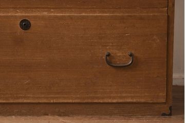 レトロ家具　前面桐材　柔らかでレトロな雰囲気の三段重ね箪笥(和タンス、衣装箪笥、チェスト、桐箪笥、桐たんす)(R-040722)