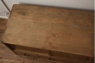 レトロ家具　前面桐材　柔らかでレトロな雰囲気の三段重ね箪笥(和タンス、衣装箪笥、チェスト、桐箪笥、桐たんす)(R-040722)