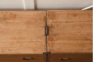 レトロ家具　前面桐材　柔らかでレトロな雰囲気の三段重ね箪笥(和タンス、衣装箪笥、チェスト、桐箪笥、桐たんす)(R-040722)