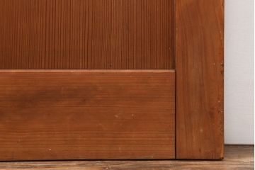 レトロ建具　昭和レトロ　昭和中期　杉材一枚板　窓付きのレトロな木製ドア(建具、扉)(R-040723)