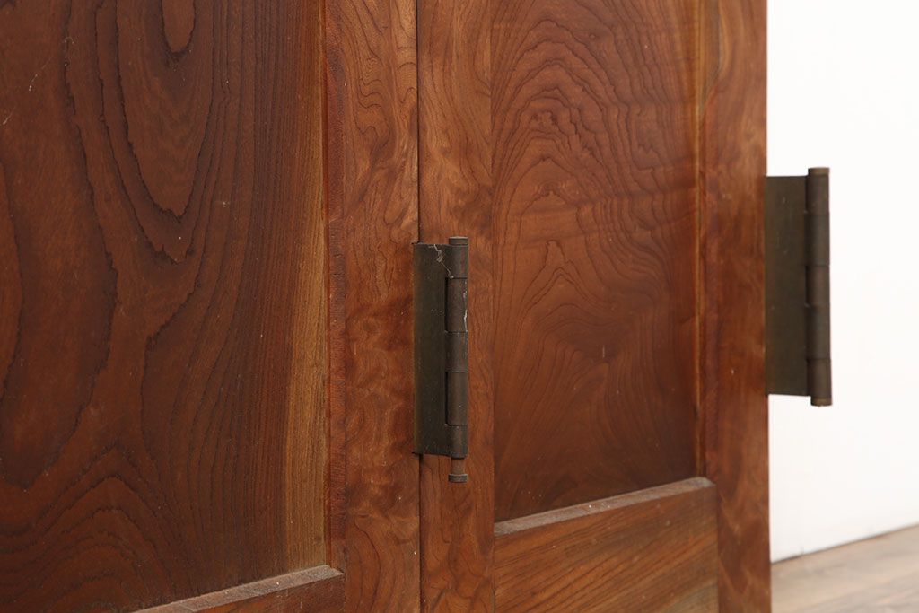 アンティーク家具　和製アンティーク　大正昭和初期　激レア　両開き　美しい杢目の総ケヤキ材でつくられた折り戸1対(親子ドア、木製ドア、扉)(R-040727)