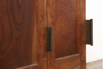 アンティーク家具　和製アンティーク　大正昭和初期　激レア　両開き　美しい杢目の総ケヤキ材でつくられた折り戸1対(親子ドア、木製ドア、扉)(R-040727)