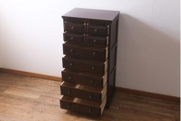 中古　北海道民芸家具　洗練されたデザインが魅力のスリムなチェスト(引き出し、タンス)(R-040729)