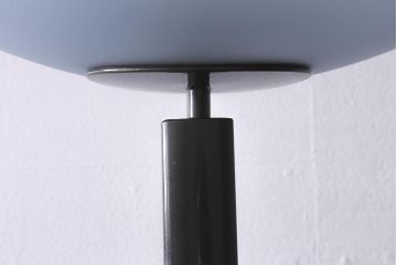 ヴィンテージ照明　イタリア　Artemide(アルテミデ)・Tebe(テベ)　モダンな雰囲気を醸し出すスタンドライト(フロアライト、スタンドライト、ビンテージ)(R-040736)