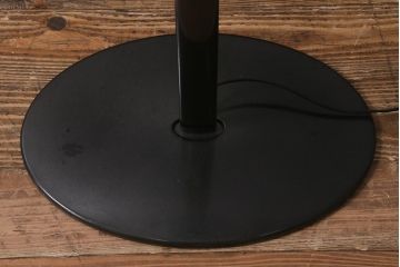 ヴィンテージ照明　イタリア　Artemide(アルテミデ)・Tebe(テベ)　モダンな雰囲気を醸し出すスタンドライト(フロアライト、スタンドライト、ビンテージ)(R-040736)