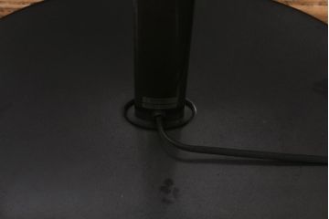 ヴィンテージ照明　イタリア　Artemide(アルテミデ)・Tebe(テベ)　モダンな雰囲気を醸し出すスタンドライト(フロアライト、スタンドライト、ビンテージ)(R-040736)