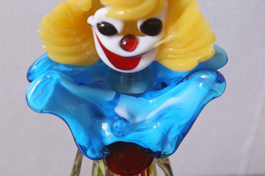 アンティーク雑貨　イタリア製　ヴェネチアンガラス　MURANO(ムラノ)　カラフルな色合いが目を惹くガラス製のピエロの置物(ディスプレイ雑貨)(R-040738)