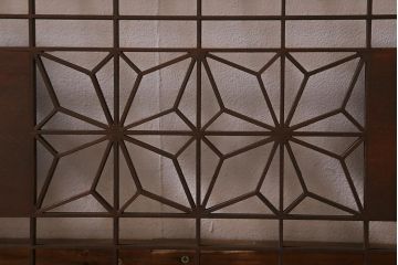 アンティーク家具　昭和中期　梅竹の図　角麻　組子と浮彫りが素敵な欄間(明り取り、明かり取り)(R-040757)