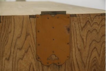 アンティーク家具　昭和初期　動きのある杢目が魅力的な箪笥ローチェスト(引き出し、タンス)(R-040761)