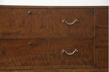 アンティーク家具　昭和初期　動きのある杢目が魅力的な箪笥ローチェスト(引き出し、タンス)(R-040761)