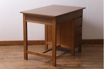 レトロ家具　昭和中期　温かみのあるお部屋作りにおすすめな片袖机(デスク、在宅ワーク、在宅用作業台)(R-040770)