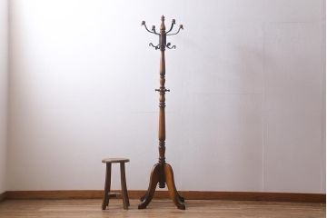 中古　カリモク家具(karimoku)　コロニアルシリーズ　クラシカルな佇まいが魅力のポールハンガー(ポールスタンド)(定価約4万3千円)(R-040771)