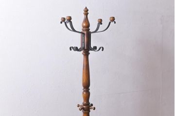 中古　カリモク家具(karimoku)　コロニアルシリーズ　クラシカルな佇まいが魅力のポールハンガー(ポールスタンド)(定価約4万3千円)(R-040771)