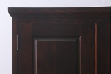 中古　北海道民芸家具　上品な雰囲気漂う濃い色味のワードローブ(R-040777)
