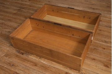アンティーク家具　明治期　脚付きリメイク　総桐材の上質な箪笥ローボード(衣装箪笥、チェスト、引き出し、リビングボード、和タンス、桐箪笥、桐たんす)(R-040779)