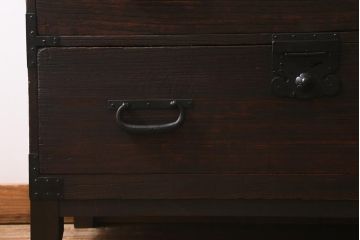 アンティーク家具　明治期　脚付きリメイク　総桐材の上質な箪笥ローボード(衣装箪笥、チェスト、引き出し、リビングボード、和タンス、桐箪笥、桐たんす)(R-040779)