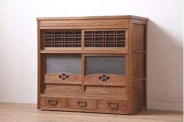 アンティーク家具　昭和初期　京都産　上品さとレトロな雰囲気を併せ持つ戸棚(キャビネット、食器棚、収納棚)(R-040786)