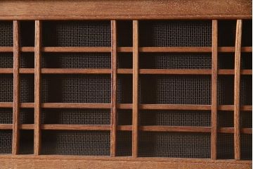 アンティーク家具　昭和初期　京都産　上品さとレトロな雰囲気を併せ持つ戸棚(キャビネット、食器棚、収納棚)(R-040786)