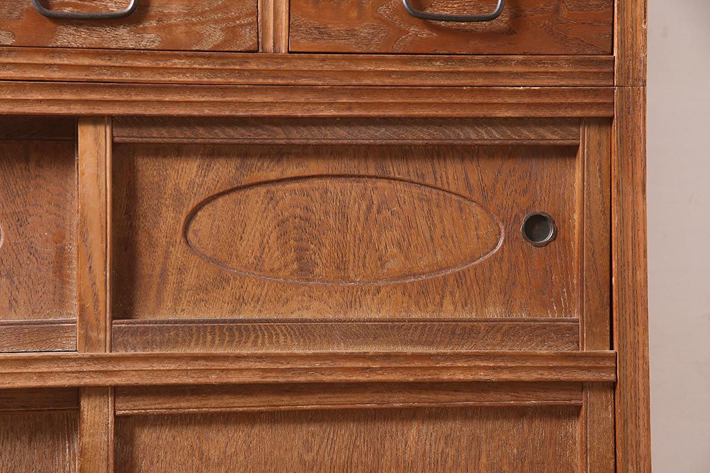 アンティーク家具　昭和初期　京都産　上品さとレトロな雰囲気を併せ持つ戸棚(キャビネット、食器棚、収納棚)(R-040787)