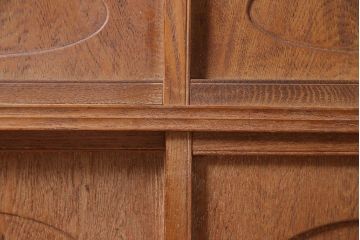 アンティーク家具　昭和初期　京都産　上品さとレトロな雰囲気を併せ持つ戸棚(キャビネット、食器棚、収納棚)(R-040787)