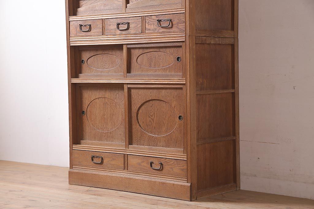 アンティーク家具　昭和初期　京都産　上品さとレトロな雰囲気を併せ持つ重ね戸棚(キャビネット、食器棚、収納棚)(R-040788)