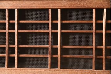 アンティーク家具　昭和初期　京都産　上品さとレトロな雰囲気を併せ持つ重ね戸棚(キャビネット、食器棚、収納棚)(R-040788)