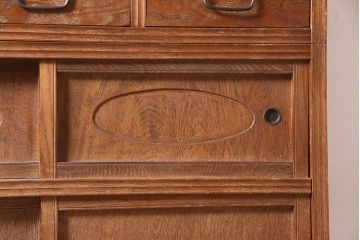 アンティーク家具　昭和初期　京都産　上品さとレトロな雰囲気を併せ持つ重ね戸棚(キャビネット、食器棚、収納棚)(R-040788)
