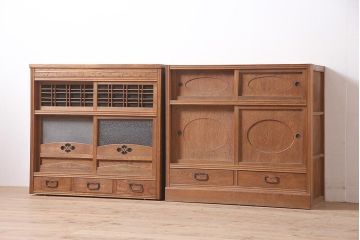 アンティーク家具　昭和初期　京都産　上品さとレトロな雰囲気を併せ持つ重ね戸棚(キャビネット、食器棚、収納棚)(R-040788)