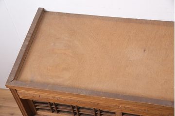 アンティーク家具　昭和初期　京都産　上品さとレトロな雰囲気を併せ持つ重ね戸棚(キャビネット、食器棚、収納棚)(R-040788)