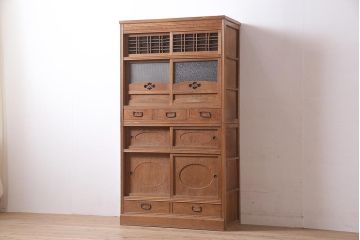 アンティーク家具　昭和初期　京都産　上品さとレトロな雰囲気を併せ持つ重ね戸棚(キャビネット、食器棚、収納棚)(R-040788)