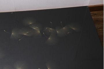 中古　輪島塗　小西啓介作　沈金　ふわふわと舞う種子が美しいガラス天板付きの座卓(定価約118万円)(ローテーブル)(R-040789)