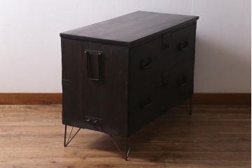 アンティーク家具　脚付きリメイク　味わい深い佇まいの箪笥ローボード(チェスト、引き出し、リビングボード、テレビ台)(R-040793)