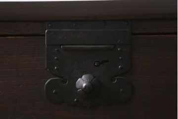 アンティーク家具　脚付きリメイク　味わい深い佇まいの箪笥ローボード(チェスト、引き出し、リビングボード、テレビ台)(R-040793)