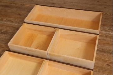 中古　北海道民芸家具　和洋どちらにも合うシックなチェスト(サイドボード、引き出し、ドレッシングチェスト)(定価約21万円)(R-040796)