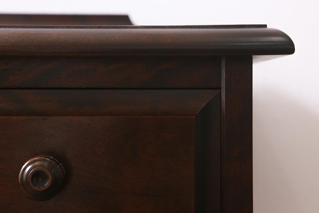 中古　北海道民芸家具　和洋どちらにも合うシックなチェスト(サイドボード、引き出し、ドレッシングチェスト)(定価約21万円)(R-040796)