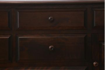 中古　北海道民芸家具　和洋どちらにも合うシックなチェスト(サイドボード、引き出し、ドレッシングチェスト)(定価約21万円)(R-040796)