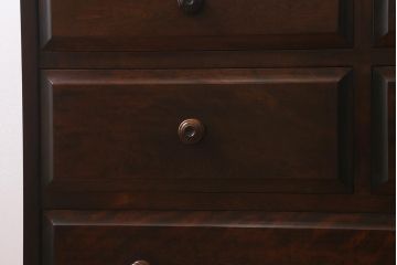 中古　北海道民芸家具　和洋どちらにも合うシックなチェスト(サイドボード、引き出し、ドレッシングチェスト)(定価約21万円)(R-040796)