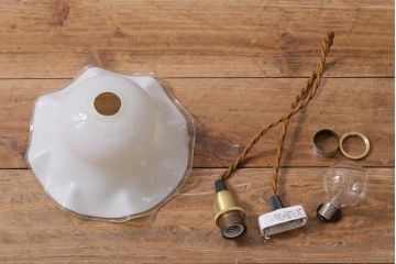イギリスヴィンテージ照明　上品なフリルシェードのペンダントライト(ランプシェード、天井照明、ビンテージ)(R-040800)