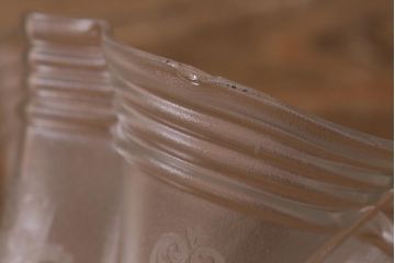 ヴィンテージ照明　イギリスビンテージ　エレガントなグラビュールが浮かぶペンダントライト(シェード、天井照明)(R-040815)