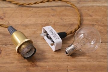 ヴィンテージ照明　イギリスビンテージ　エレガントなグラビュールが浮かぶペンダントライト(シェード、天井照明)(R-040815)