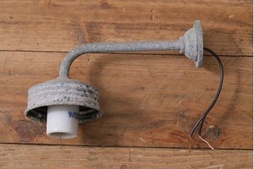 ヴィンテージ照明　球体ガラス　アルミブラケットのウォールライト(壁付け照明、ウォールランプ、ブラケットライト、ビンテージ)(R-040817)