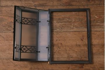 アンティーク雑貨　昭和初期　すりガラス入り　レトロモダンな壁掛け照明カバー(ウォールランプカバー)(R-040822)