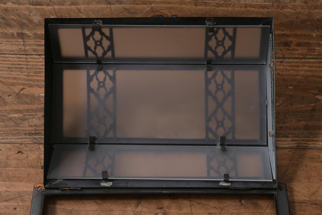 アンティーク雑貨　昭和初期　すりガラス入り　レトロモダンな壁掛け照明カバー(ウォールランプカバー)(R-040822)