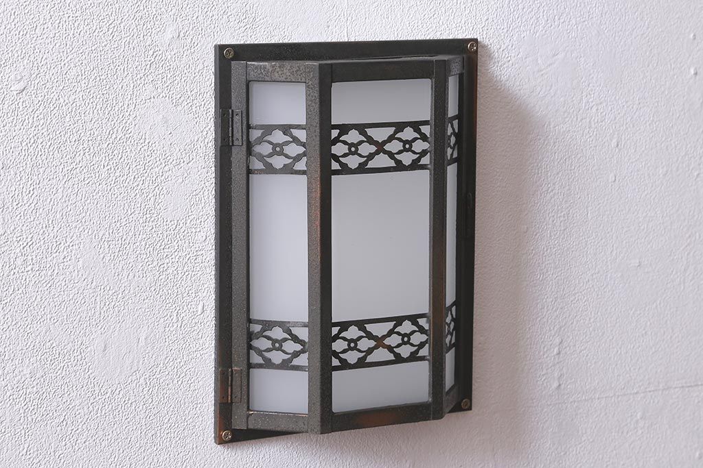 アンティーク雑貨　昭和初期　すりガラス入り　レトロモダンな壁掛け照明カバー(ウォールランプカバー)(R-040823)