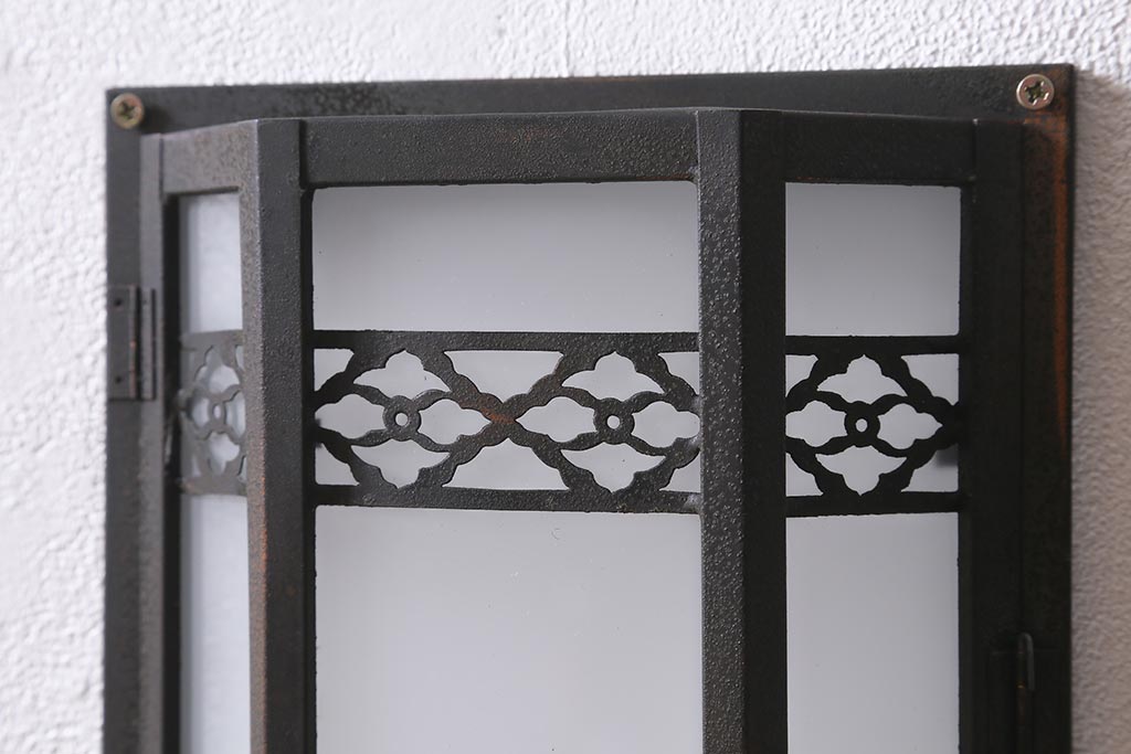 アンティーク雑貨　昭和初期　すりガラス入り　レトロモダンな壁掛け照明カバー(ウォールランプカバー)(R-040823)