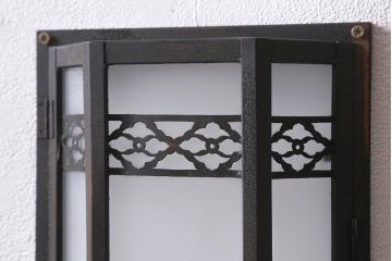 アンティーク雑貨　昭和初期　すりガラス入り　レトロモダンな壁掛け照明カバー(ウォールランプカバー)(R-040823)