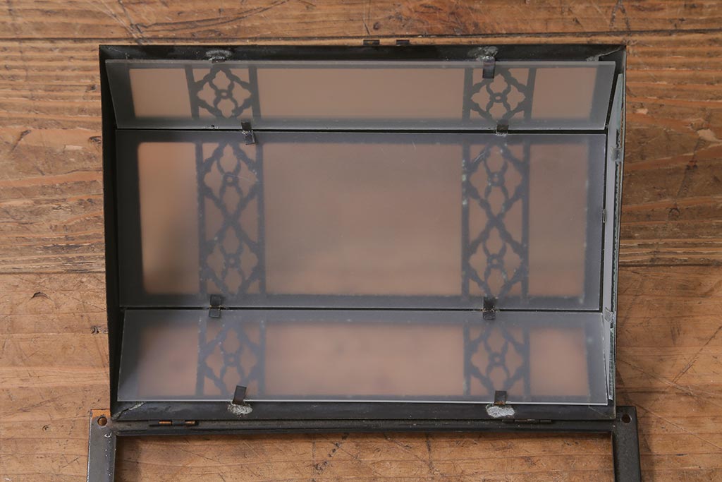 アンティーク雑貨　昭和初期　すりガラス入り　レトロモダンな壁掛け照明カバー(ウォールランプカバー)(R-040823)