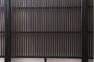 アンティーク建具　昭和初期　レトロな模様が入ったガラスが魅力の格子戸3枚セット(引き戸、ガラス帯戸)(R-040829)