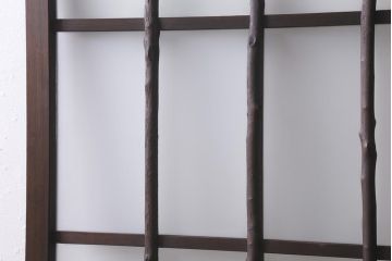 アンティーク建具　昭和中期　すりガラス入り　木の風合いが楽しめる個性的なガラス戸1枚(引き戸)(R-040830)