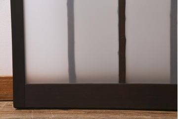 アンティーク建具　昭和中期　すりガラス入り　木の風合いが楽しめる個性的なガラス戸1枚(引き戸)(R-040830)